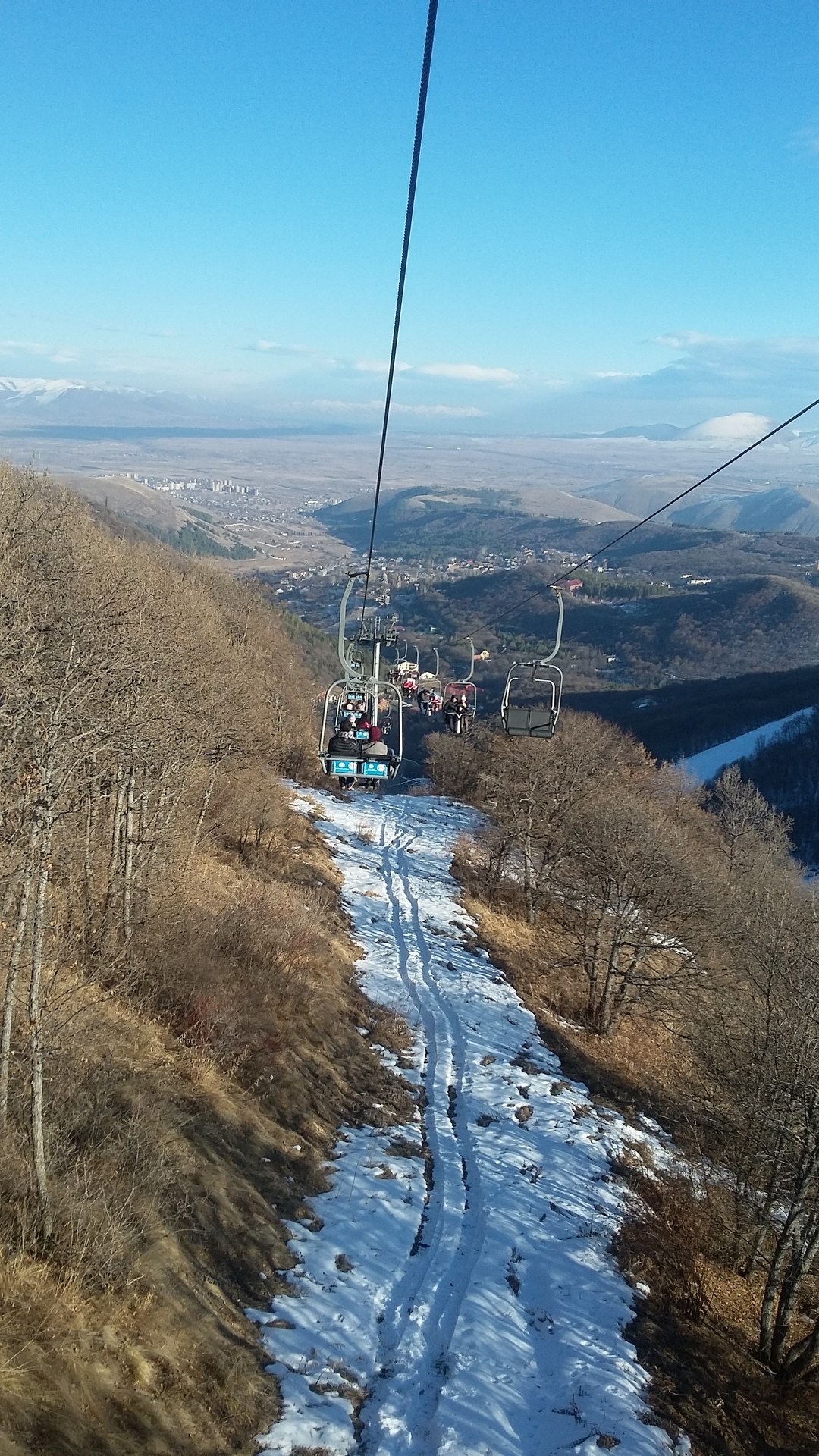Пещера дедушки Левона, Цахкадзор и озеро Севан