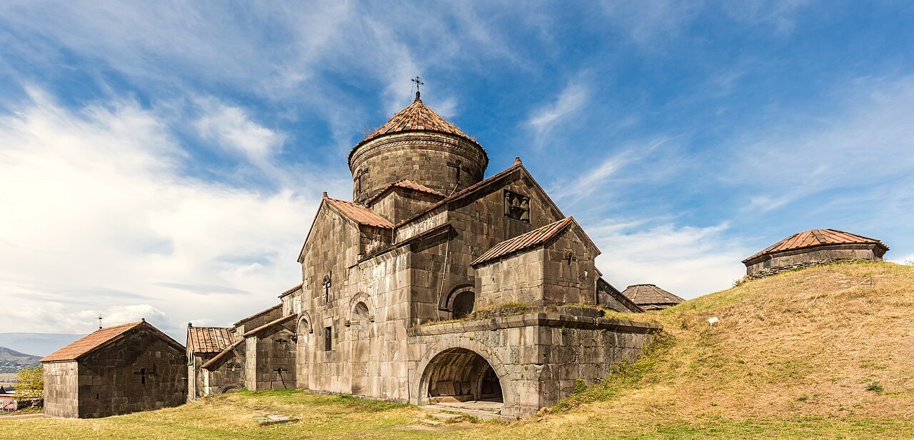 Ахпат, Зарни-Парни, Ахтала, замок Арамянц, Санаин